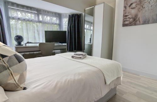 Whitefoot House | Comfortable Double Room for One Person
