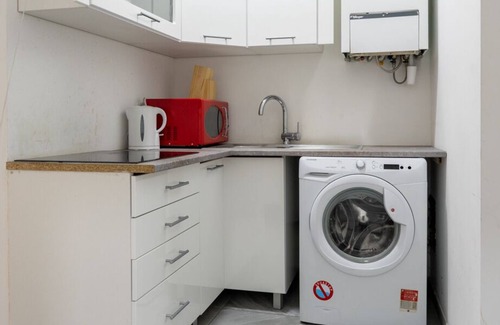 Simmering Apartment | comfortable double-size bed and sofa bed KR3