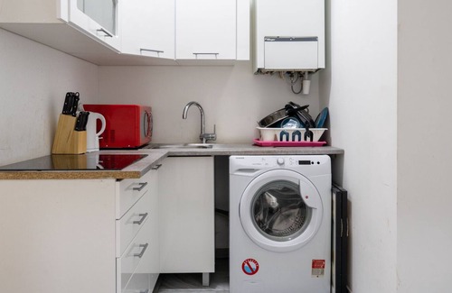 Simmering Apartment | comfortable double-size bed and sofa bed KR3