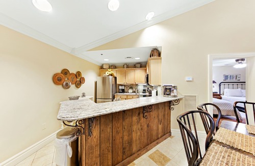 Gatlinburg Condo | Comfortable downtown condo w/free attraction tickets, fireplace, & hot tub/pool