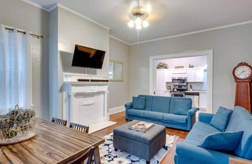 Historic Downtown Savannah Apartment | Comfortable Escape 2BR Historic Downtown