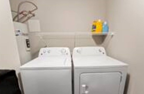 Greenacres Apartment | Comfortable Family Friendly & Pet Friendly - gamers paradise!