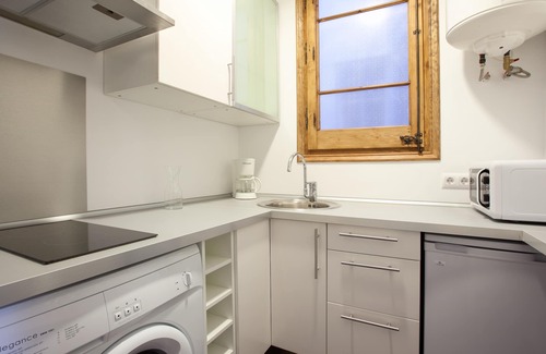 La Sagrada Familia Apartment | Comfortable family apartment with balcony