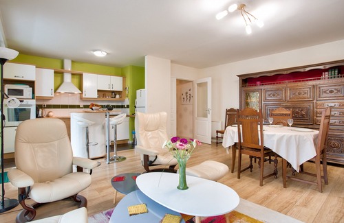 Quai de la Fosse Apartment | Comfortable flat near city center