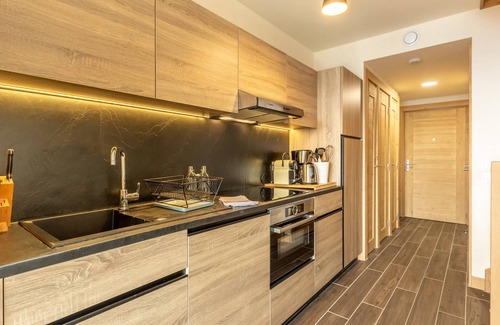 Arc-1600 Apartment | Comfortable duplex with pool and spa, ski-in/ski-out