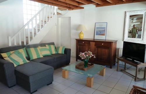 Quartier du Casino House | Comfortable House for 8 with Secure Pool, WiFi, 100m from Beach