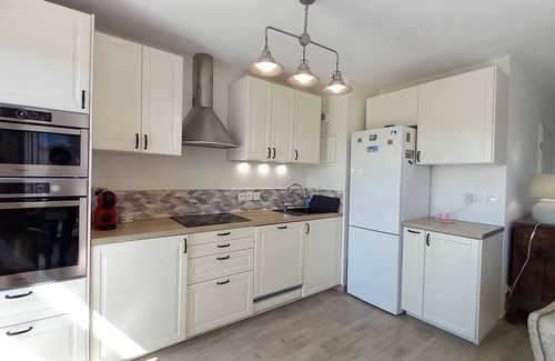 La Londe-les-Maures Apartment | Comfortable new T3 15m² south-facing terrace Air-conditioning Swimming pool Basement box
