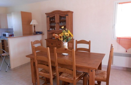 Longeville-sur-Mer House | COMFORTABLE HOUSE SLEEPS 6 WITH ENCLOSED GARDEN NEAR BEACH