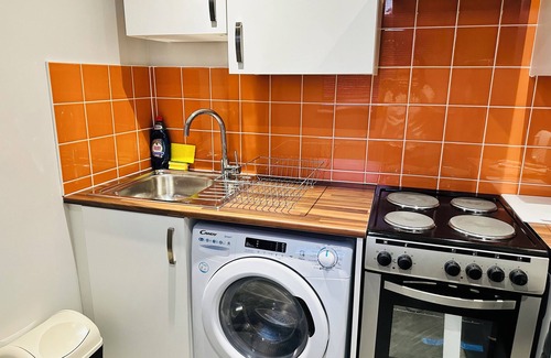 Ashton-under-Lyne Apartment | Comfortable Cozy studio with all the amenities provided perfect for couple