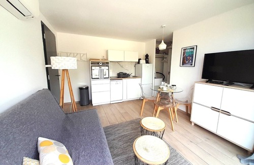 Oletta Apartment | Comfortable ground-floor apartment with pool access for two adults