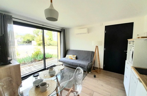 Oletta Apartment | Comfortable ground-floor apartment with pool access for two adults