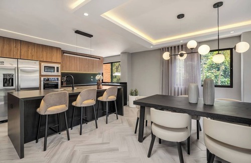 El Tesoro Apartment | * Comfortable Heaven: 3 Bed