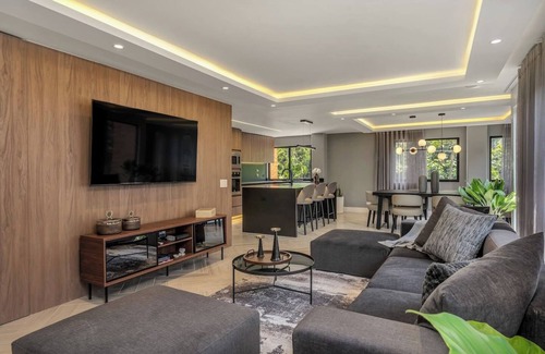 El Tesoro Apartment | * Comfortable Heaven: 3 Bed