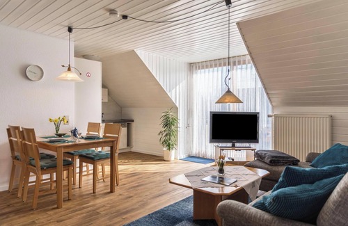Salem Apartment | Comfortable Holiday Apartment “Baur Nr. 1” near Salem Castle with Wi-Fi & Balcony; Parking Available