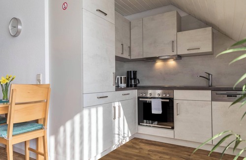 Salem Apartment | Comfortable Holiday Apartment “Baur Nr. 1” near Salem Castle with Wi-Fi & Balcony; Parking Available