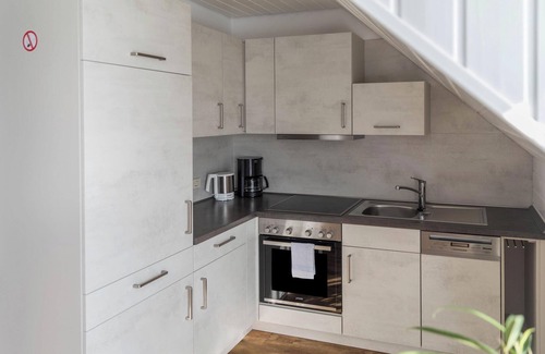 Salem Apartment | Comfortable Holiday Apartment “Baur Nr. 1” near Salem Castle with Wi-Fi & Balcony; Parking Available