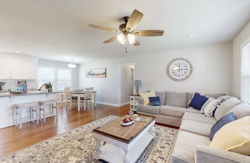 Dunean House | Comfortable home with large yard, AC, WD, 45 min to Clemson, shopping, dining