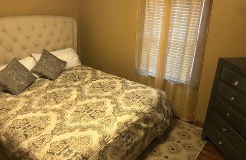 Beaumont House | Comfortable Home With Yard