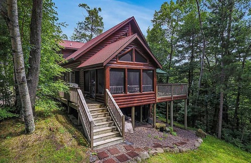 Hayward Cabin | Comfortable lake home with sandy beach and private dock on LCO Lake