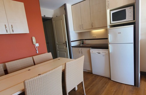 Agay Apartment | Comfortable nest with pool and sea view