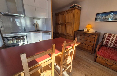 Val Claret Apartment | Comfortable renovated flat near slopes and shops with Wifi in Tignes