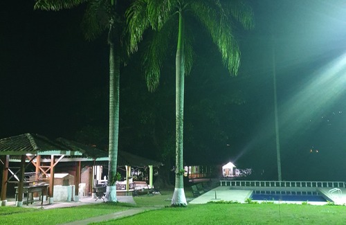 Pereira House | Comfortable room with 3 double beds in best area of coffee region