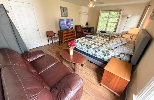 Chapel Hill House | Comfortable Rooms in A Single Family House in Chapel Hill near UNC Duke RTP