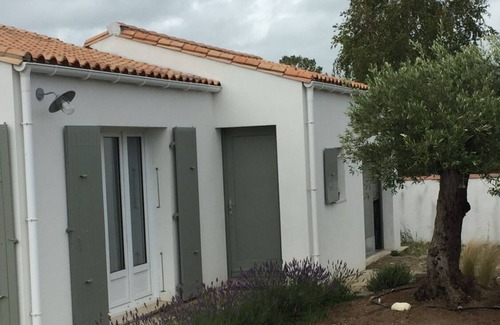 Rivedoux-Plage House | Comfortable south-facing house with fully enclosed garden sleeps 6