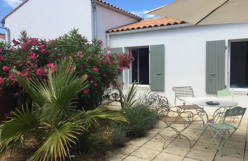 Rivedoux-Plage House | Comfortable south-facing house with fully enclosed garden sleeps 6