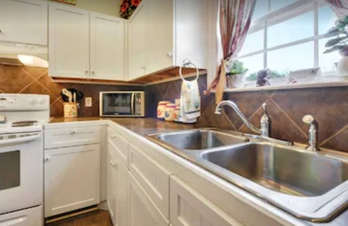 Bay St Louis Apartment | Comfortable, Spacious & Great Location!