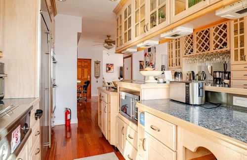 Everett House | Comfortable & Spacious Luxury Home w/Chef’s Kitchen only 15 mins to Boston
