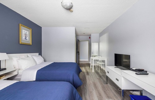 Cloyne Hotel | Comfortable stay for atv’ers, hikers, adventure seekers and families!