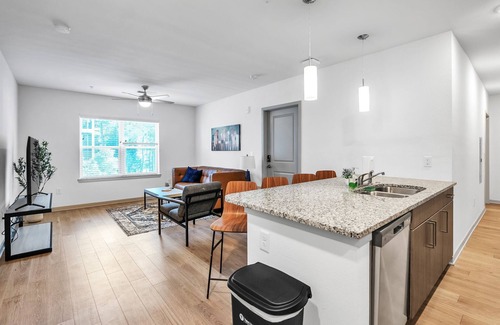 Clemson Apartment | Comfortable Stay with Pool + 5 Min to CU