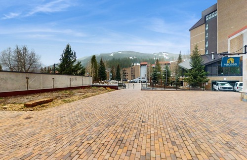Copper Mountain Village Apartment | Comfortable studio w/a minifridge & shared hot tub - walk to the lift