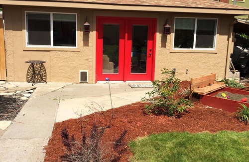 Livingston Apartment | Comfortable Studio Cottage, within walking distance to downtown Livingston