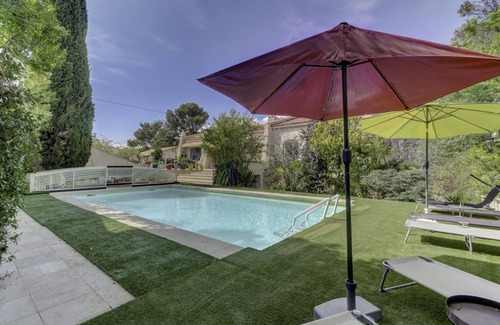 Aubagne Apartment | Comfortable studio in villa with swimming pool