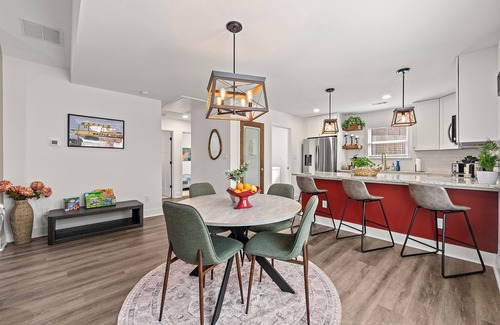 Cartersville House | Comfortable & Stylish New House - 10min to LakePoint!