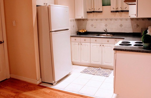 Old East York Apartment | Comfortable, Sweet Basement Apartment Close to Transit, Restaurants & Amenities