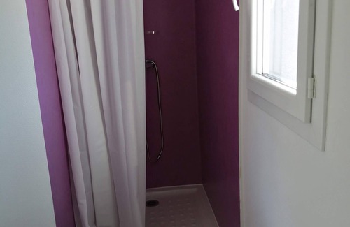 Lamalou-les-Bains Apartment | Comfortable T2 elevator private parking air conditioning wifi 300 m from the spa
