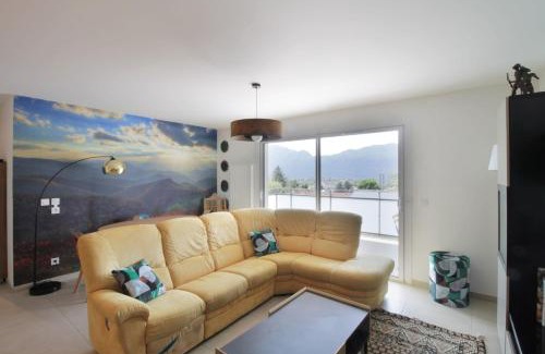 Aix-les-Bains Apartment | Comfortable T3 with terrace and garage!