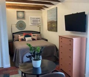 Freetown - Port Rico Apartment | Comfortable Tiny Home