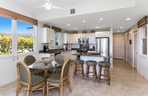 Kahaluu Bay Condo | Comfortable Townhome with great ocean views. Lots of Amenties, Free AC and Free Wifi