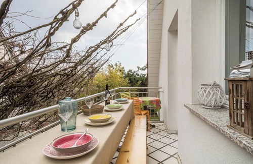 Waggershausen Apartment | Comfortable Vacation Apartment In The "House See- und Säntisblick" With Wi-Fi