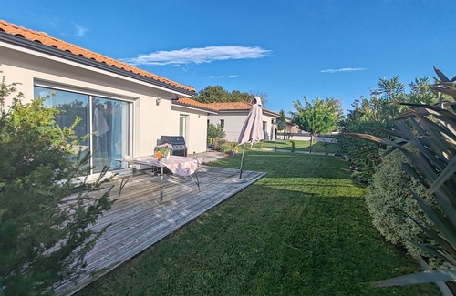 Mimizan House | Comfortable vacation home, close to ocean beaches, amenities 1 km away.