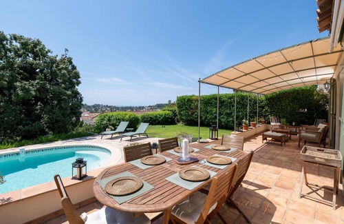 La Garde Villa | Comfortable villa 10 minutes from the beach