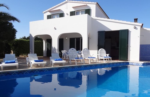 Cap d'Artrutx Villa | Comfortable villa for six people with private pool and garden, wifi gratuit