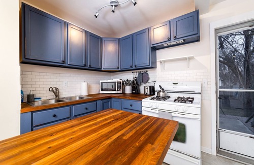 Lansing House | Comfortably Composed