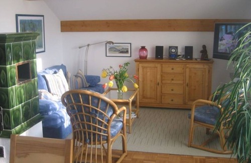 Ebersberg District Apartment | Comfortably furnished comfort apartment in a self-inhabited country house
