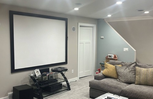 Suamico House | Comfortably sleeps 8-12 people well cared for home.