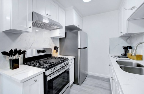 Monterey Park Apartment | Comfy 1BR Home + Parking + Near DTLA #TravelSGV